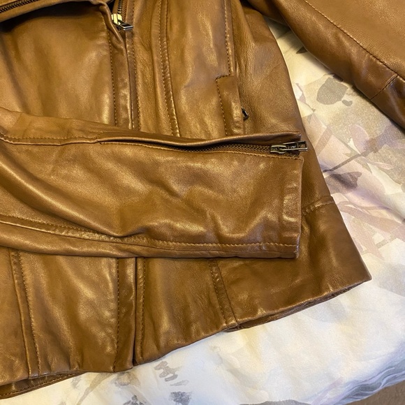 Leather jacket - Picture 2 of 3